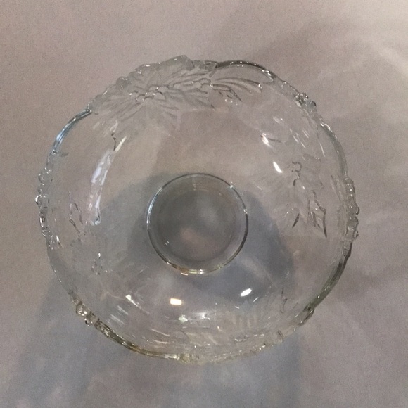 Mikasa Crystal Poinsettia Serving Bowl West Germany - Picture 9 of 12